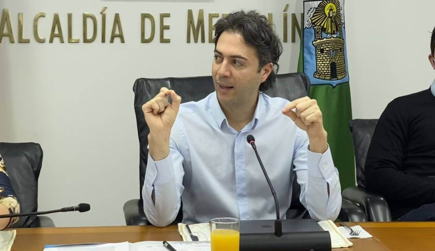 Daniel Quintero es el alcalde más impopular de la historia de Medellín, según la encuesta Invamer