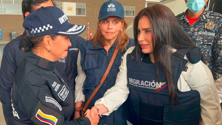AIDA MERLANO LLEGÓ A COLOMBIA LUEGO DE SER DEPORTADA DE VENEZUELA