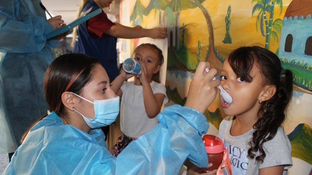 ESTRATEGIA «ESCUELA SALUDABLE» BUSCA PREVENIR ENFERMEDADES EN NIÑOS