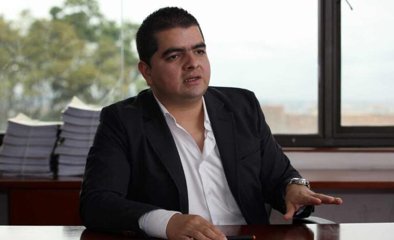 Candidato a la gobernación, Julián Bedoya, se defiende luego de negativa de engavetar su caso por presunto fraude