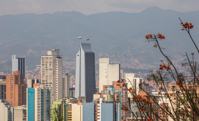 Preocupación por posibles irregularidades en la entrega de bonos alimentarios en Medellín