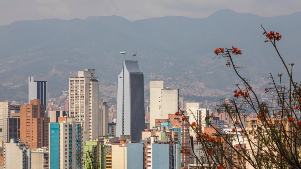Preocupación por posibles irregularidades en la entrega de bonos alimentarios en Medellín