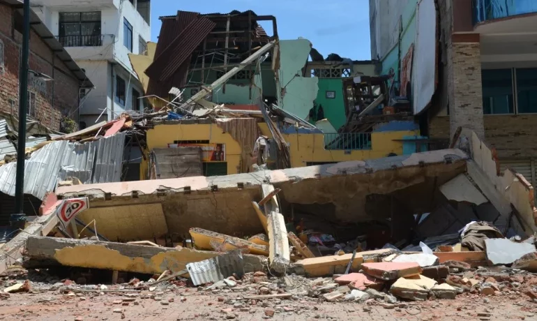 Terremoto en Ecuador dejó, al menos, 12 muertos