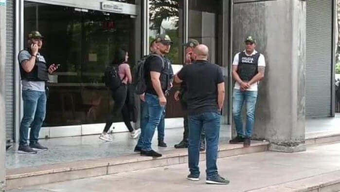 Hombre armado causa evacuación en Palacio de Justicia
