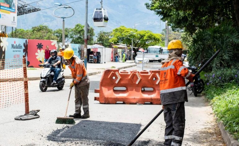 La alcaldía de Medellín anunció intervención de huecos en la comuna de Santa Cruz