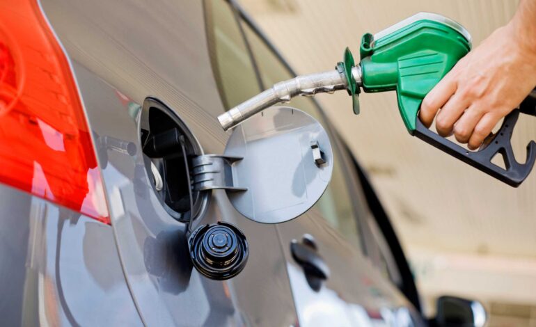 Duro golpe al bolsillo: la gasolina subirá a partir de este miércoles 600 pesos