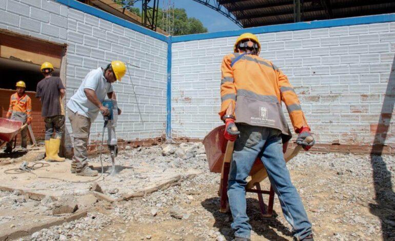 Medellín inició obras en 30 colegios y centros de salud de la ciudad