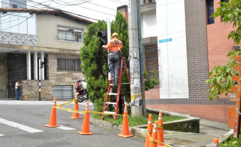 La millonada que se ha gastado la Alcaldía de Medellín arreglando semáforos vandalizados