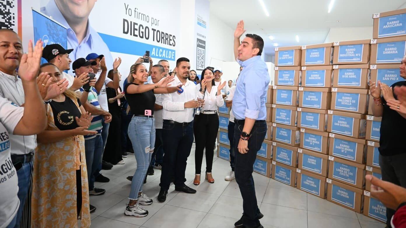 Diego Torres, precandidato a la alcaldía de Itagüí, entregó más de 121 mil firmas