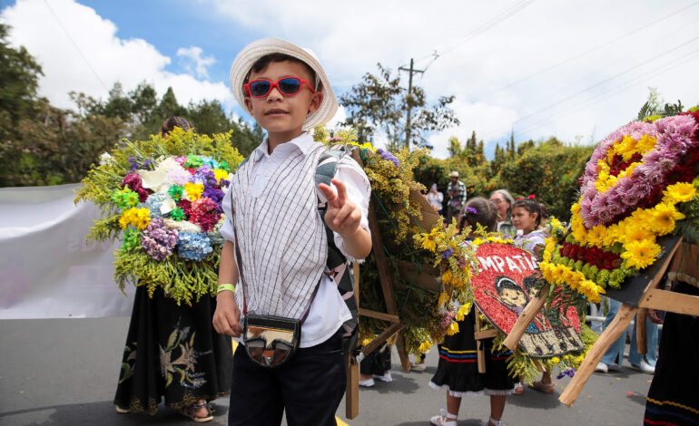 Más de 20.000 personas participaron del desfile de silleteritos