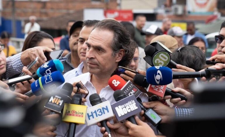 Alcalde Federico Gutiérrez se salvó de morir en un accidente aéreo en el aeropuerto de Bogotá