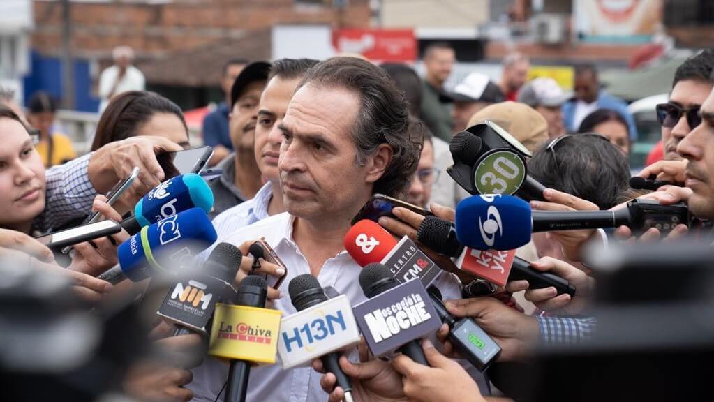 Alcalde Federico Gutiérrez se salvó de morir en un accidente aéreo en el aeropuerto de Bogotá