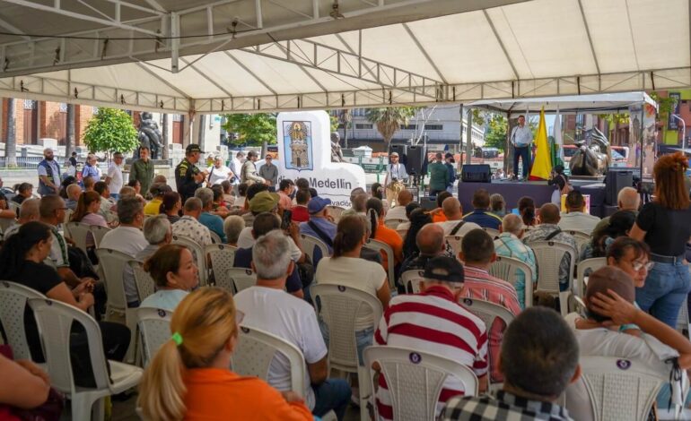 Medellín legalizó 261 vendedores informales