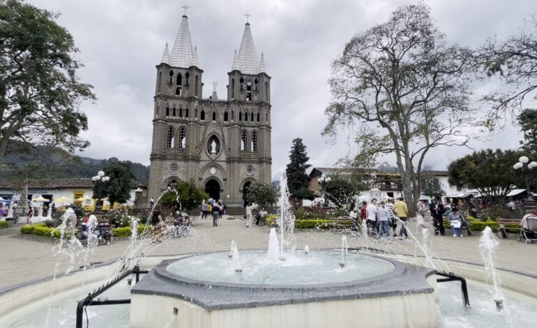 Jardín, Antioquia: El santuario de los murciélagos y la tradición artesanal