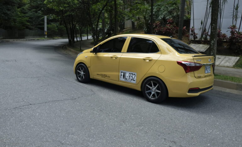 La tarifa del taxi subirá 700 pesos para el 2024 en todo el Valle de Aburrá