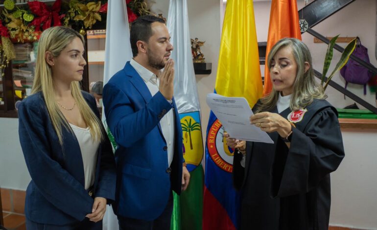 Alder Cruz ya firmó ante la notaria el acta que lo certifica como el nuevo alcalde de Sabaneta