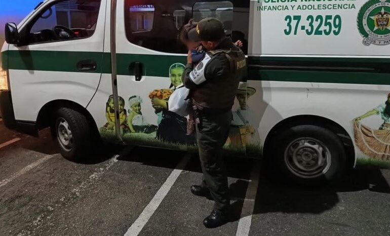 Rescatan bebé de 9 meses abandonada en un hotel en el centro de Medellín