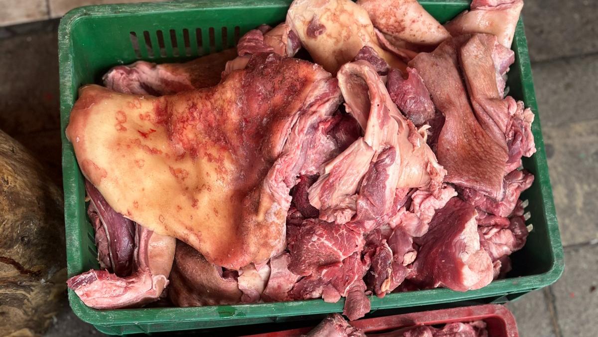 ¿Vendían carne rancia? Incautan una tonelada de carne en malas condiciones el centro de Medellín