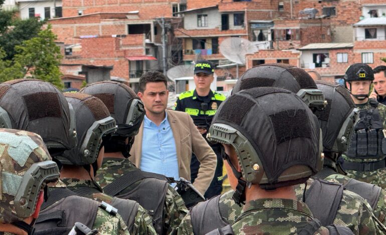 Con 135 hombres, la Alcaldía de Medellín se tomó la comuna 13 para Consejo de Seguridad