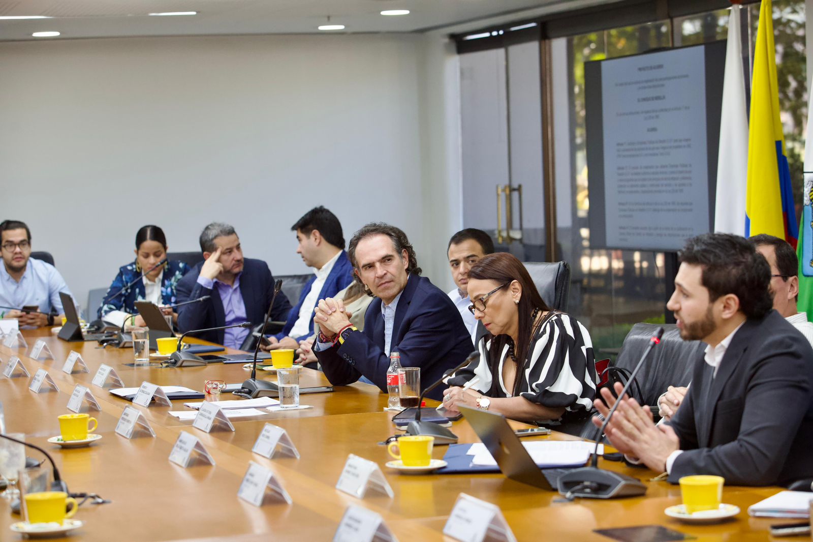 Alcaldía de Medellín radicó el proyecto de acuerdo para enajenar las acciones de EPM en UNE