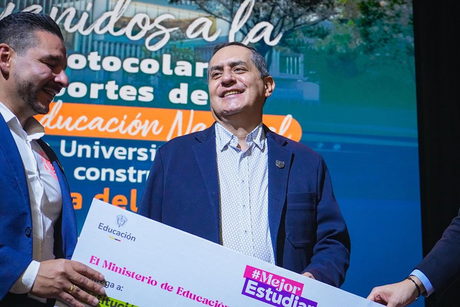 MinEducación entrega más de $40.220 millones a la IUE para fortalecer su crecimiento académico