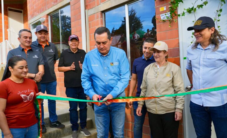 Envigado entrega viviendas rurales a 36 familias en el proyecto Paraíso Natura