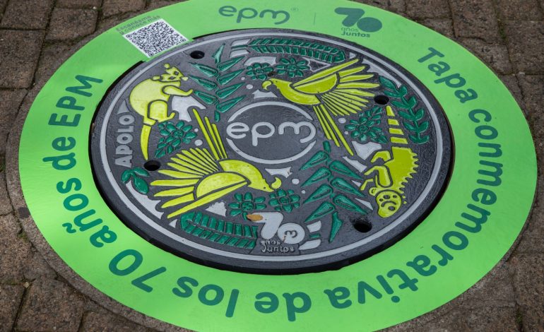 EPM celebra sus 70 años con 100 tapas de alcantarillado conmemorativas que estarán en las calles