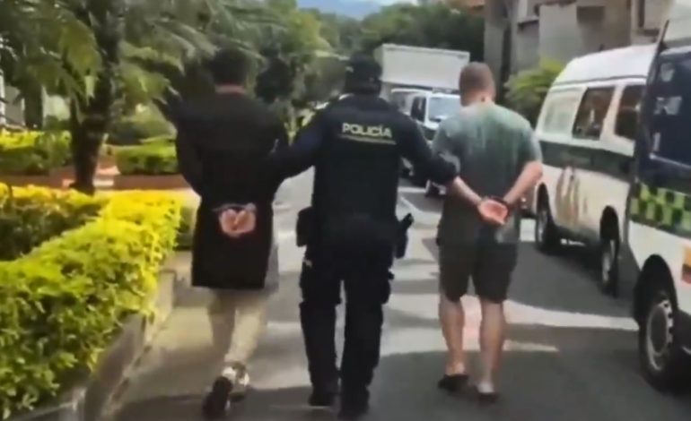 Polémica por captura y posterior liberación de un gringo y un colombiano que denunciaron un robo y fueron detenidos por explotación sexual