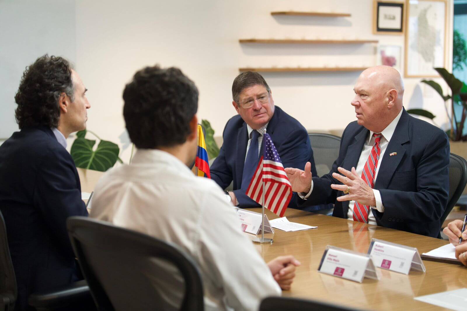 Medellín fortalece cooperación con Estados Unidos en seguridad y comercio