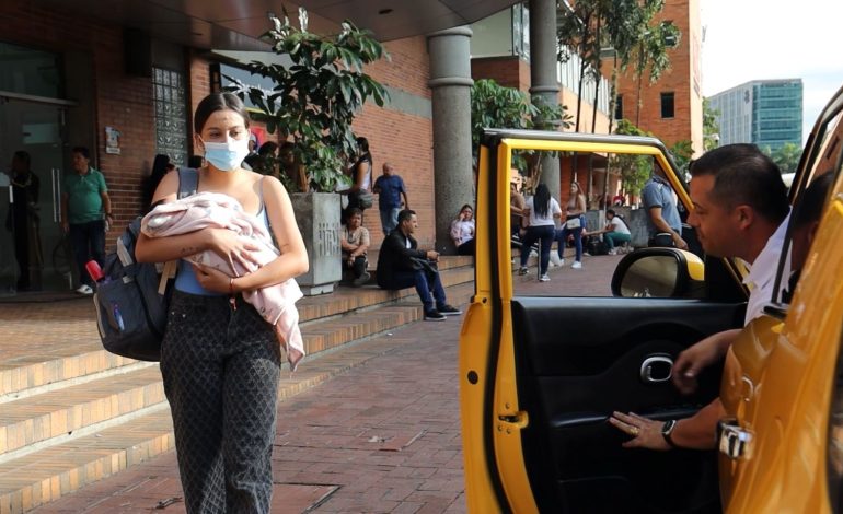 Hospital General de Medellín fortalece programa Madres Canguro con vales de taxi