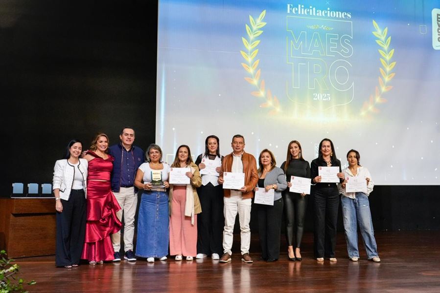 Envigado exaltó a sus mejores docentes en la Gala del Maestro 2025