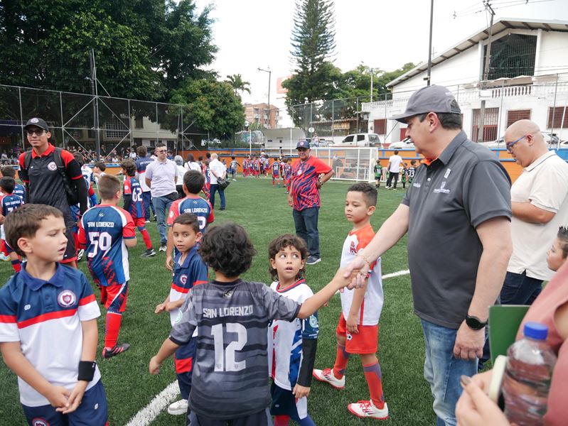 Envigado transforma la Unidad Deportiva La Paz tras la emergencia por el desbordamiento de la quebrada La Heliodora