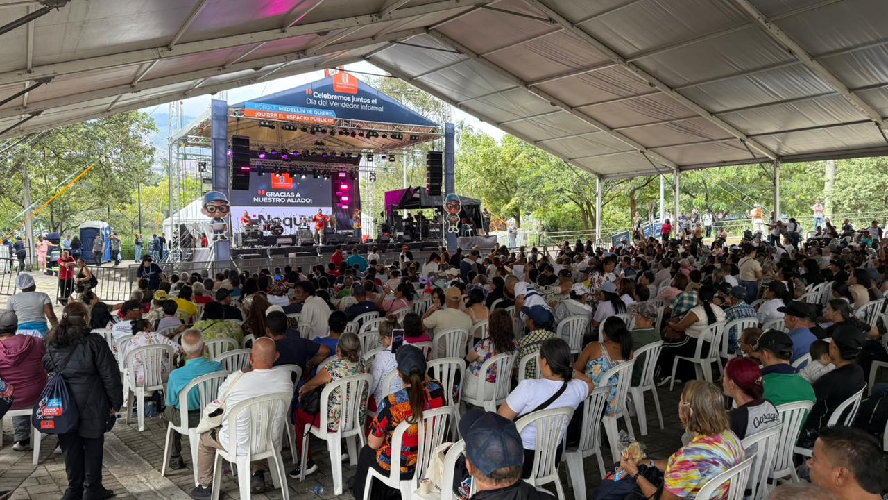 Alcaldía de Medellín celebró el Día del Vendedor Informal y sus Familias con más de 6.000 asistentes