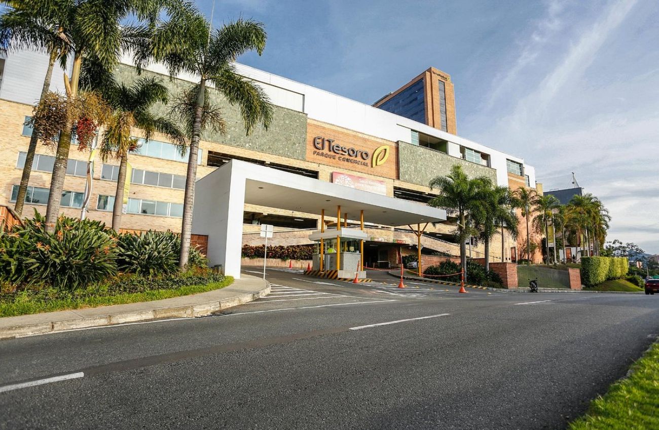 Mujer de 76 años fallece tras accidente en escalera eléctrica en El Tesoro