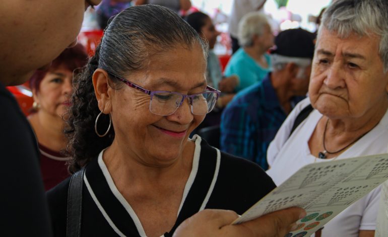 Gafas y prótesis dentales para 250 copacabanenses, el regalo de la Alcaldía en Navidad