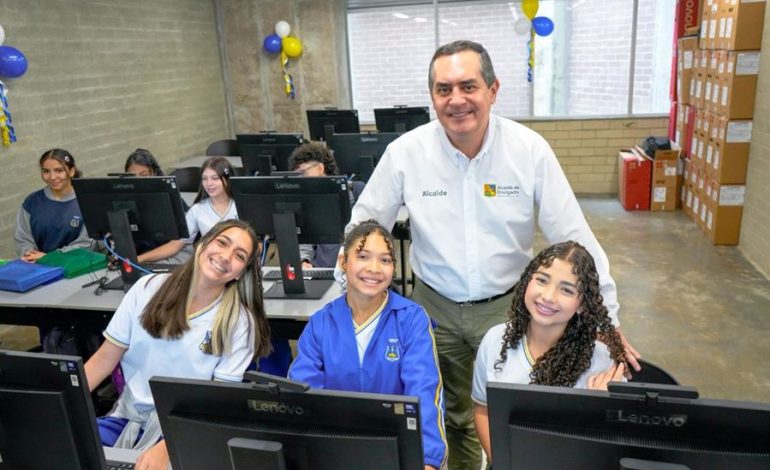 Colegio de Envigado estrenará 28 computadores para las actividades de sus estudiantes
