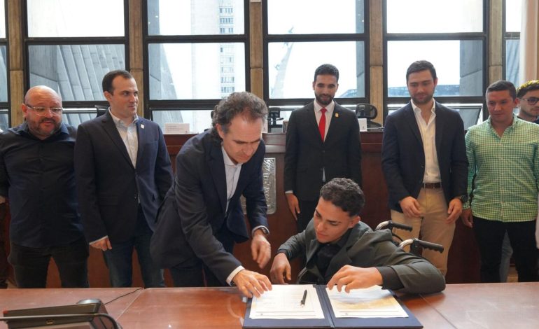 Jóvenes toman posesión del Consejo Distrital de Juventud en Medellín