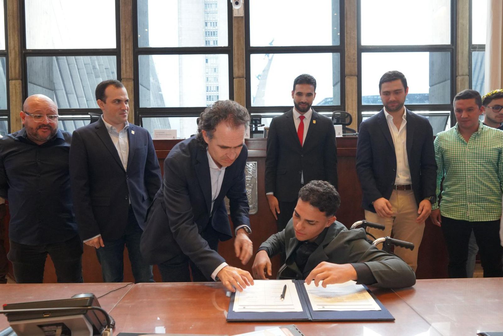 Jóvenes toman posesión del Consejo Distrital de Juventud en Medellín