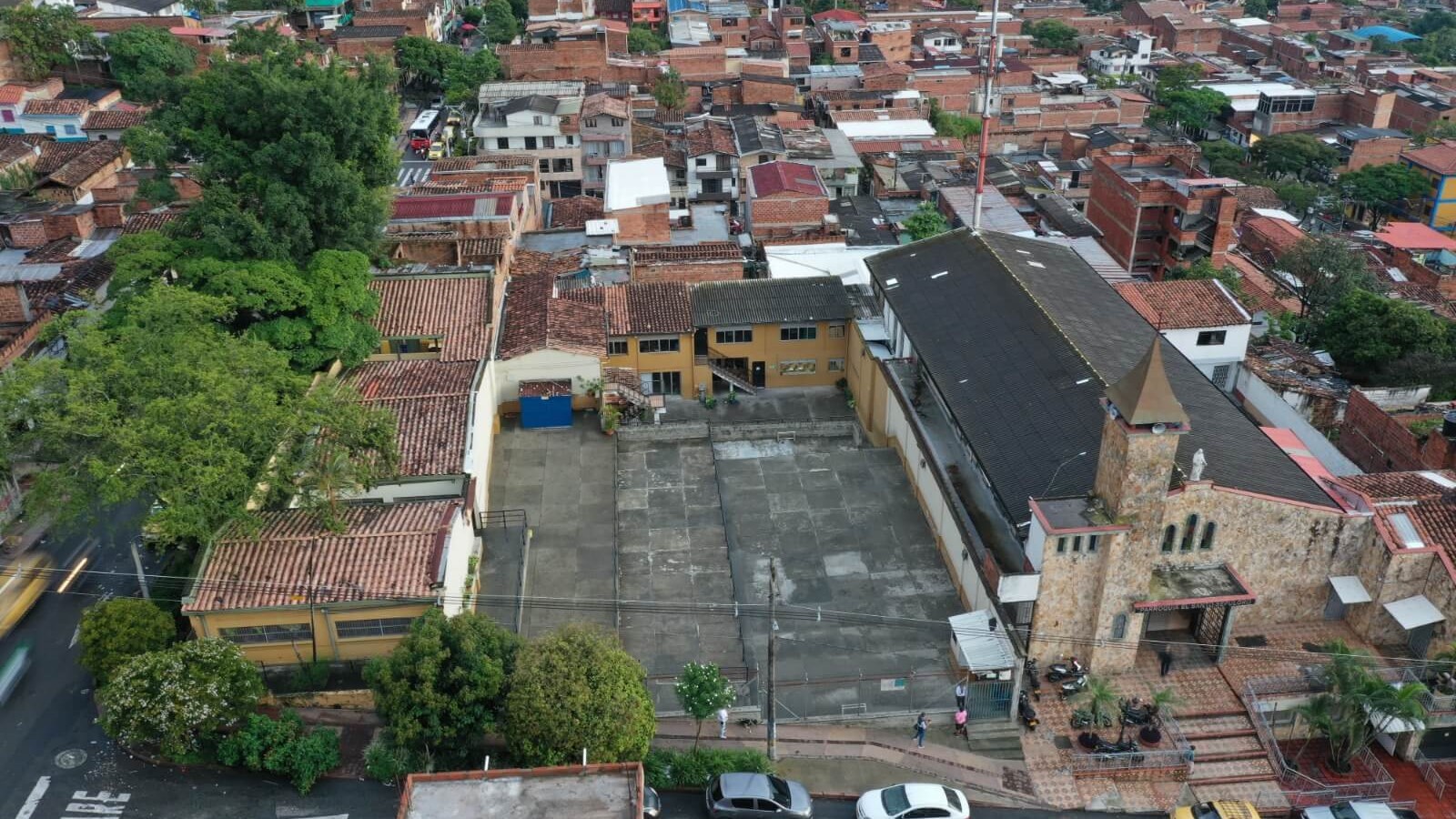 Medellín adjudica cuarto megacolegios
