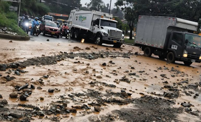 Las lluvias generaron crisis invernales en Medellín, Bello y Copacabana