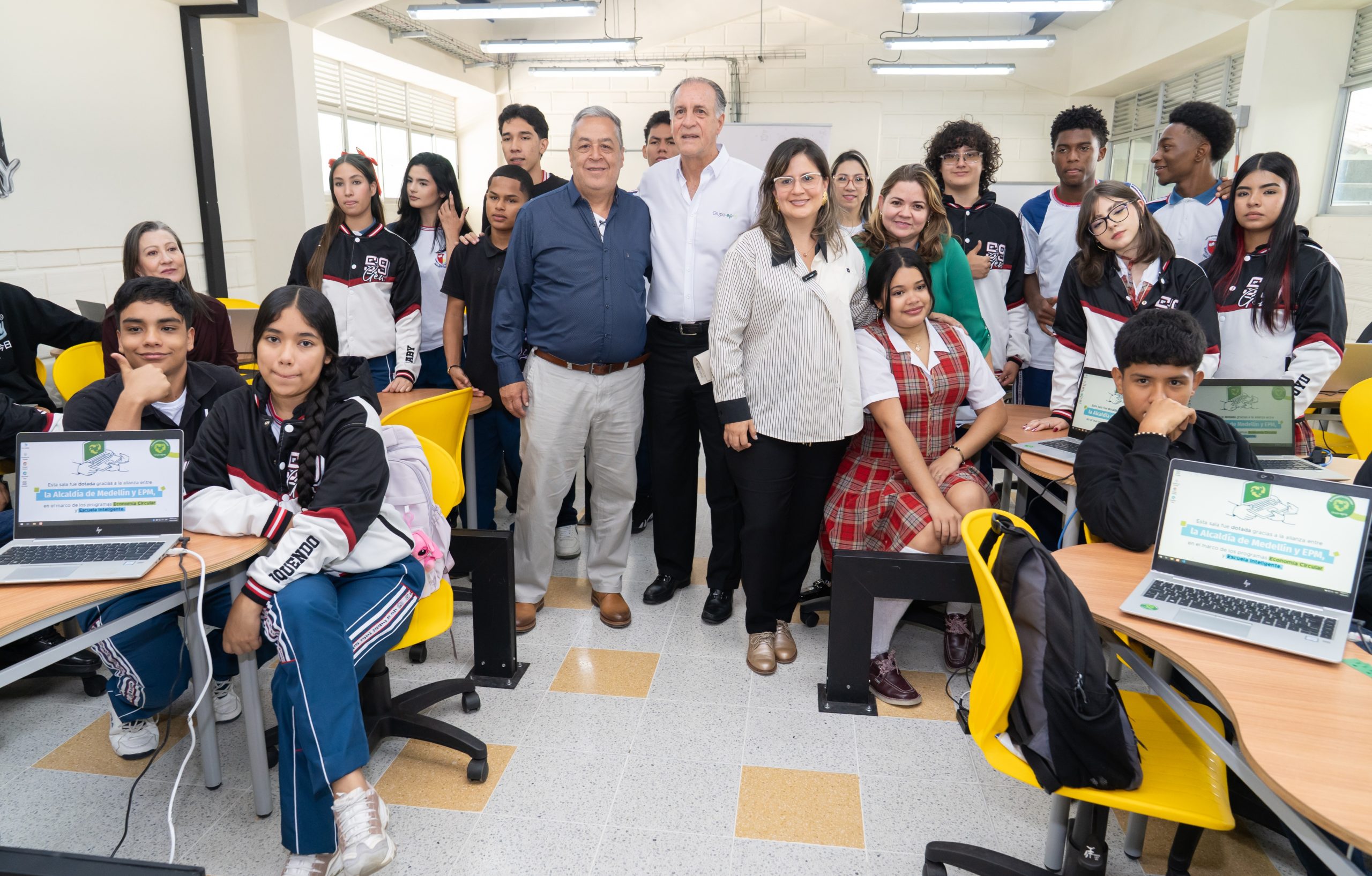 Computadores de EPM tienen una segunda oportunidad educando a niños y jóvenes de Medellín