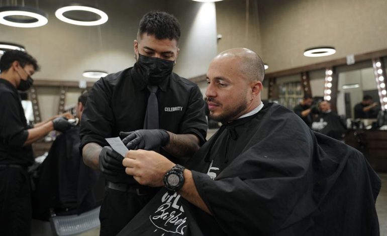 Envigado impulsa “Aliados del Alma” para convertir peluquerías y barberías en espacios de apoyo para la salud mental