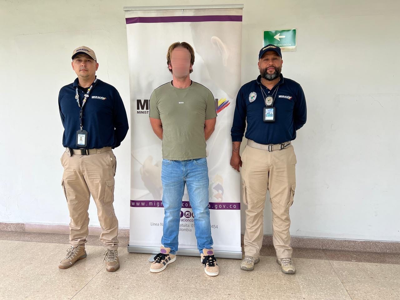 “5.000 dólares por dejarlo ir”: traficante de drogas intentó sobornar a oficiales de Migración Colombia