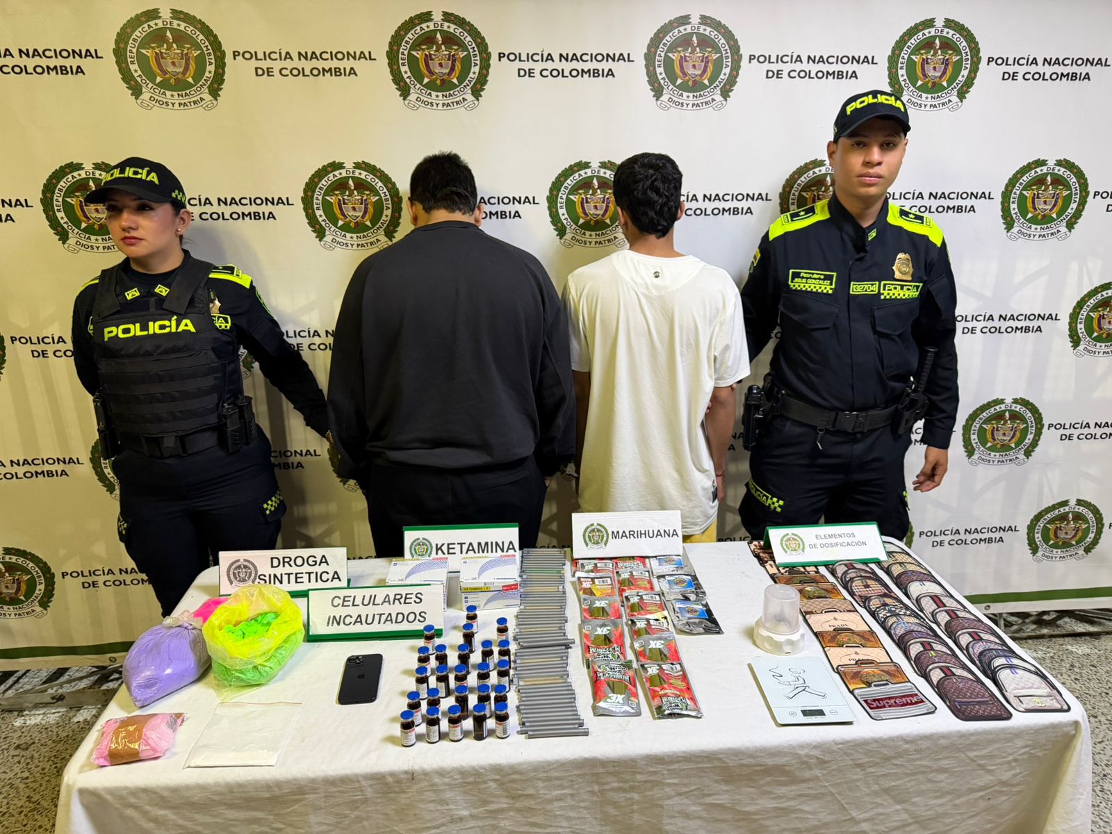 Capturaron a un mexicano y otra persona por presunta venta a drogas a domicilio en Envigado