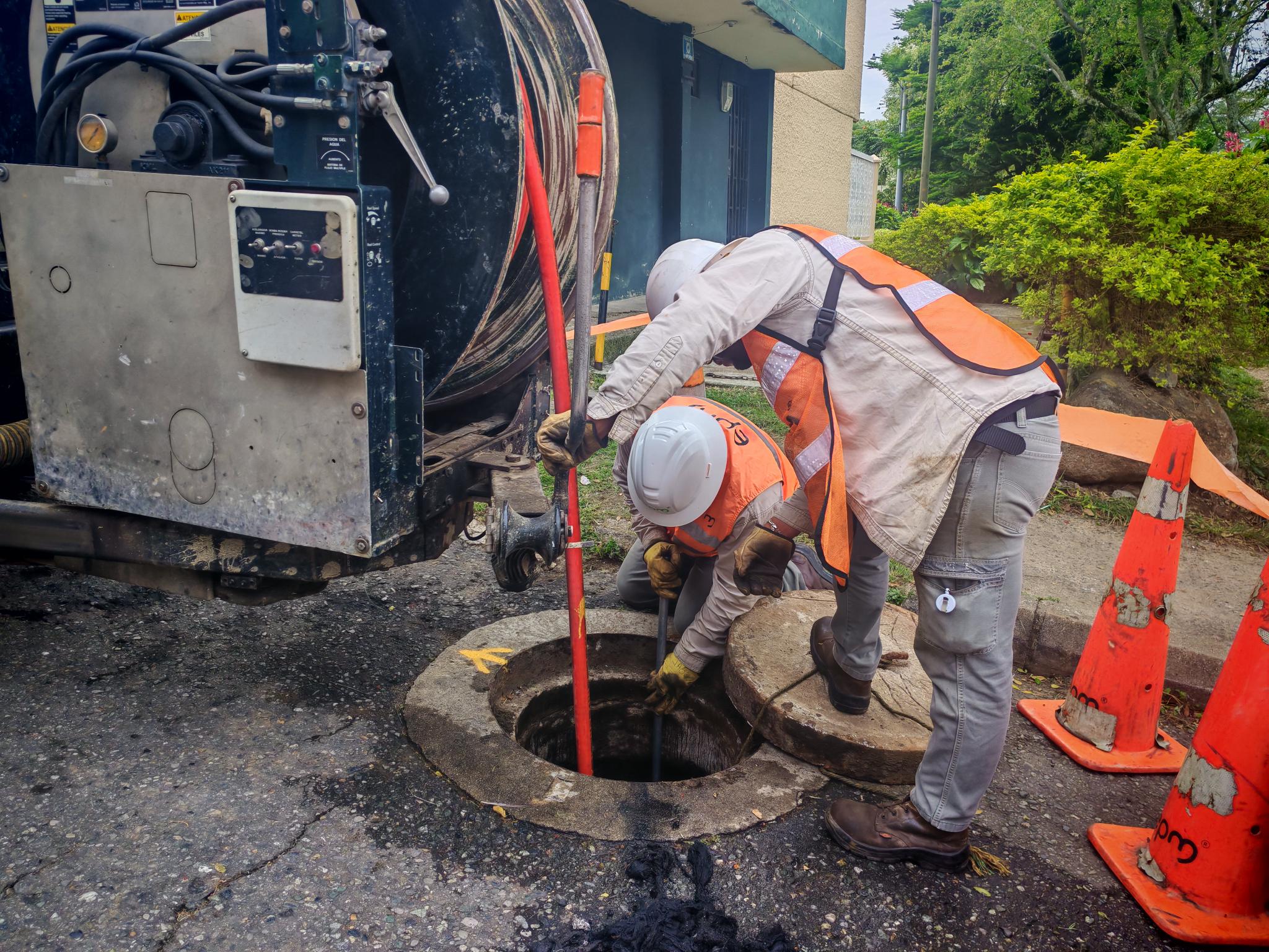 EPM refuerza acueducto y alcantarillado para enfrentar temporada de lluvias en el Valle de Aburrá