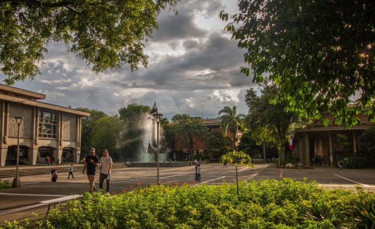 Universidad de Antioquia denunció que hubo 40 fraudes en exámenes de admisión: usaron auriculares e intercomunicadores