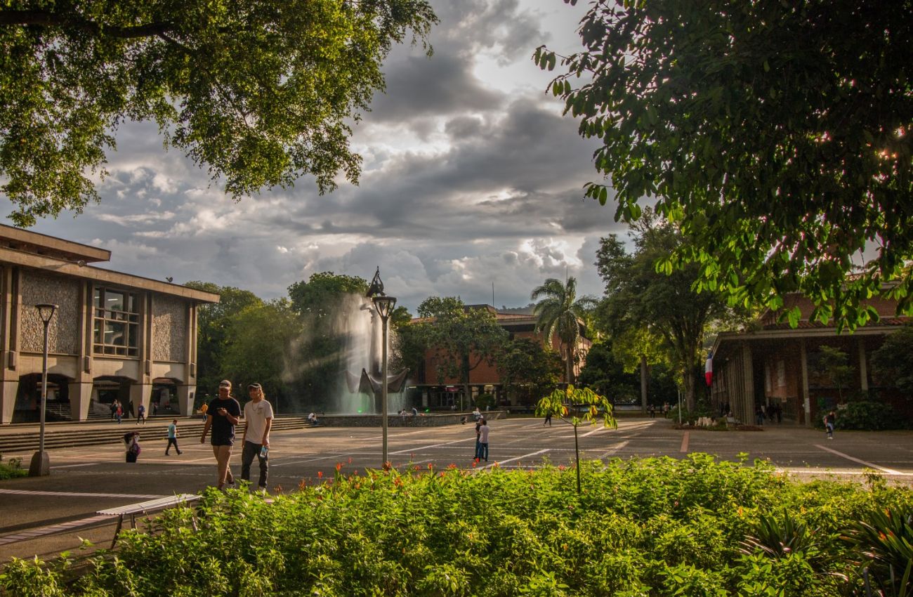 Universidad de Antioquia denunció que hubo 40 fraudes en exámenes de admisión: usaron auriculares e intercomunicadores