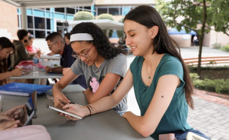 Medellín abre convocatoria de Sapiencia con 1.300 becas y apoyos para educación superior