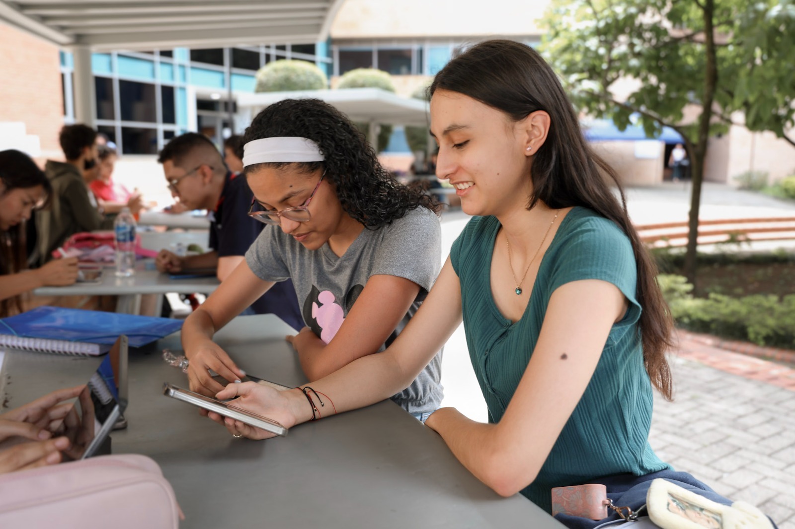Medellín abre convocatoria de Sapiencia con 1.300 becas y apoyos para educación superior