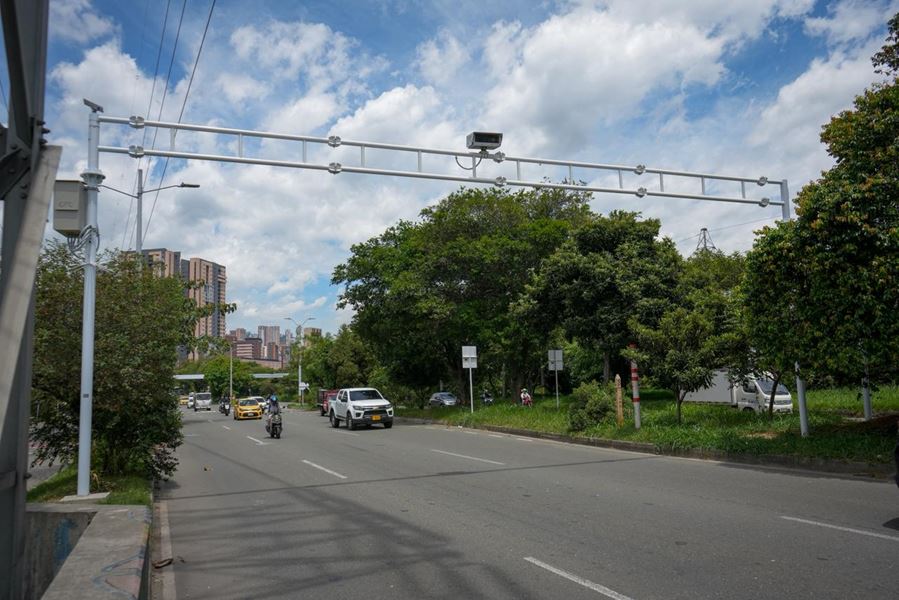 Envigado inicia fase pedagógica de nuevas cámaras de fotodetección en la avenida Regional